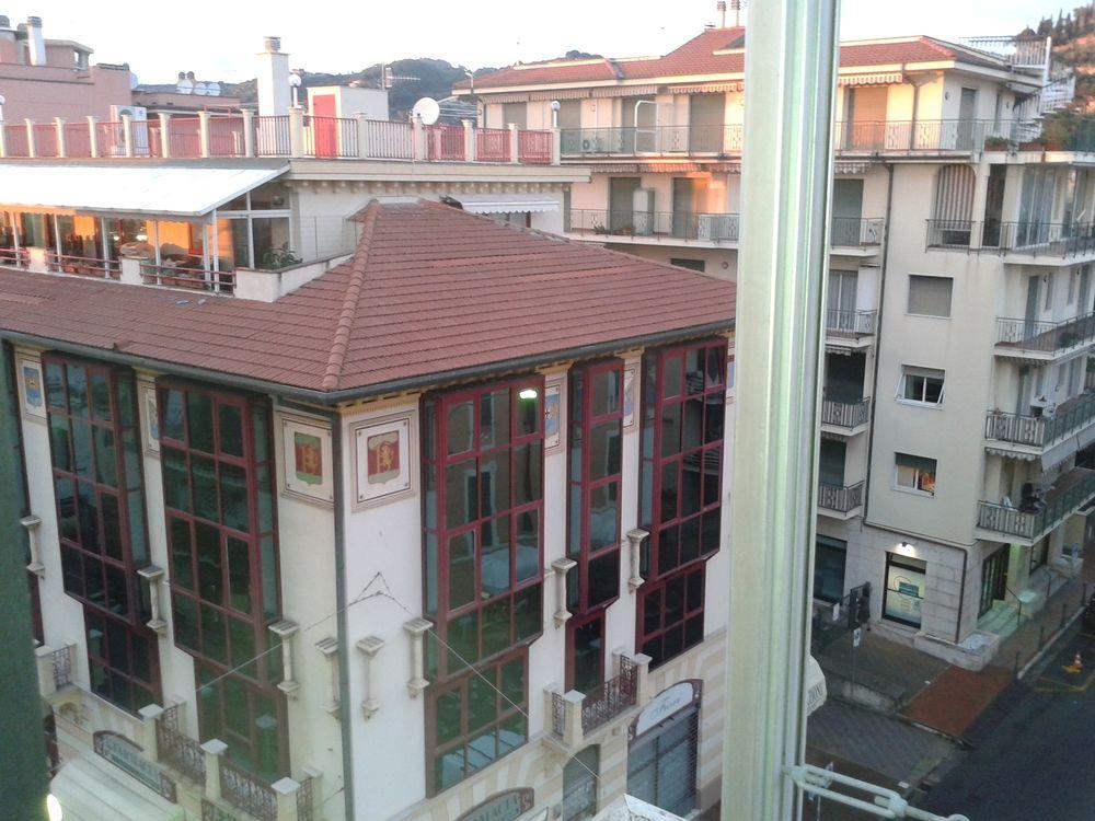 Hotel Duarte Бордигера Экстерьер фото